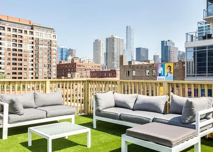 Luxury Downtown Penthouse With Private Rooftop Apartment Chicago
