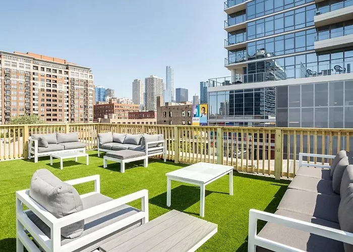 Luxury Downtown Penthouse With Private Rooftop * Chicago