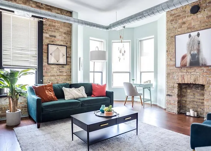 Luxury Downtown Penthouse With Private Rooftop Apartment *
