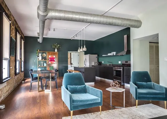 Luxury Downtown Penthouse With Private Rooftop Apartment *